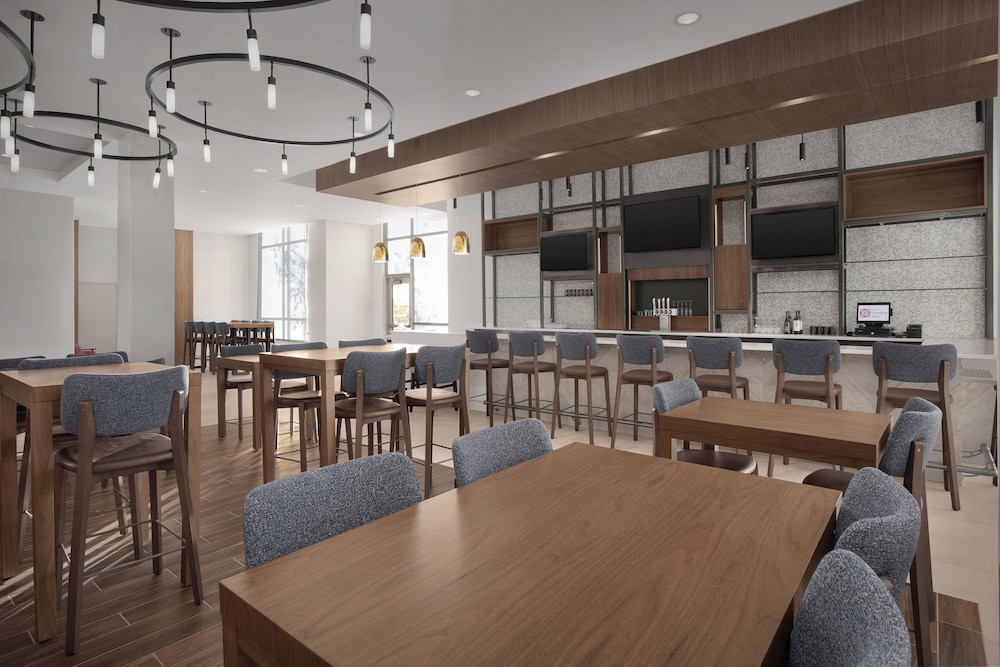 hilton garden inn denver airport tower road