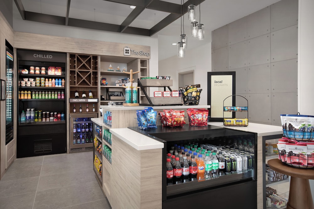 hilton garden inn denver airport tower road