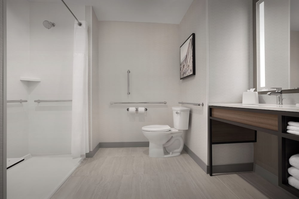 hilton garden inn denver airport tower road