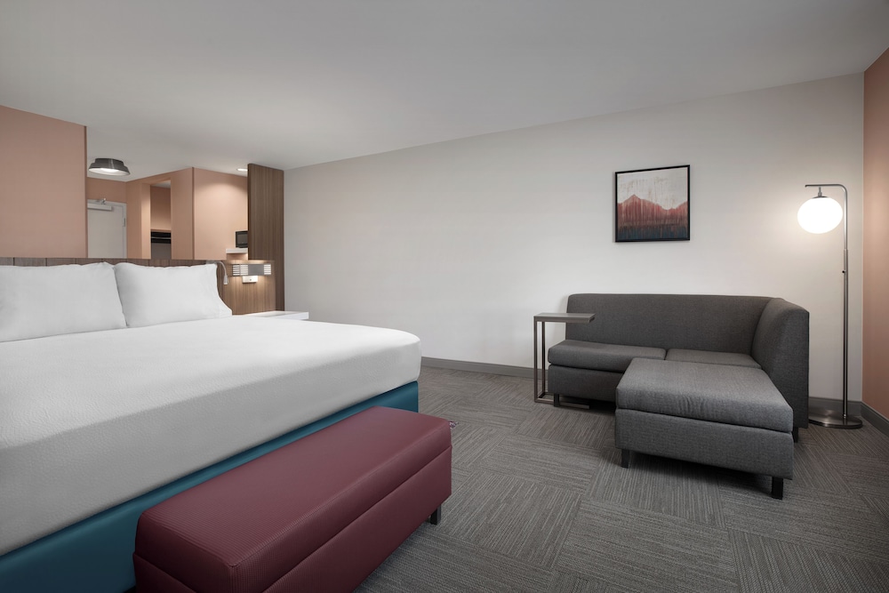 hilton garden inn denver airport tower road