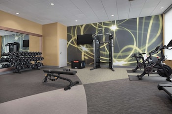 hilton garden inn denver airport tower road