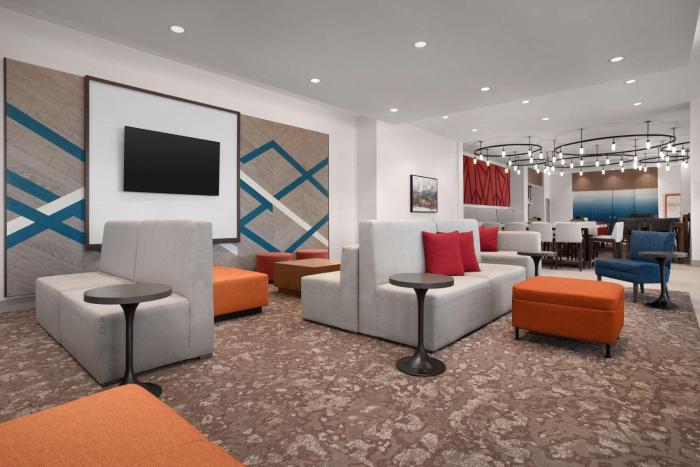 hilton garden inn denver airport tower road