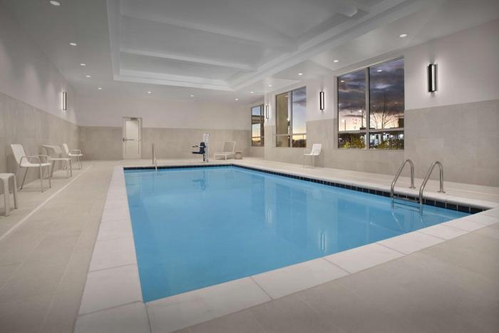 hilton garden inn denver airport tower road