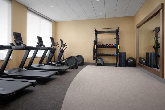 hilton garden inn denver airport tower road