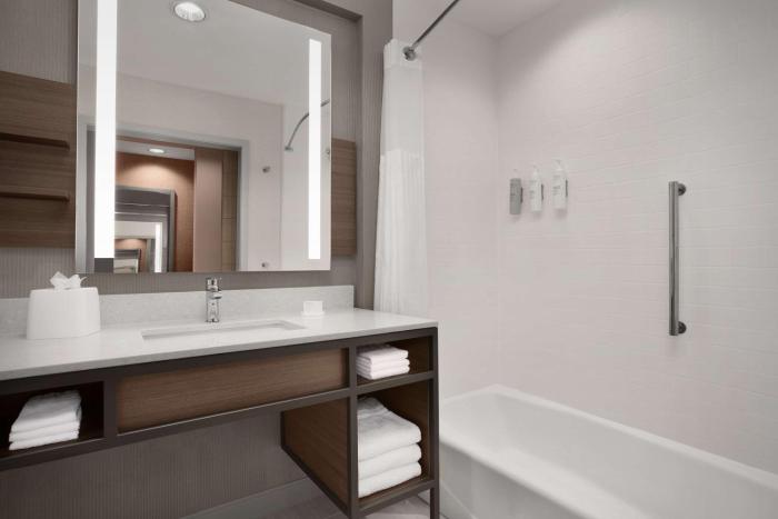 hilton garden inn denver airport tower road