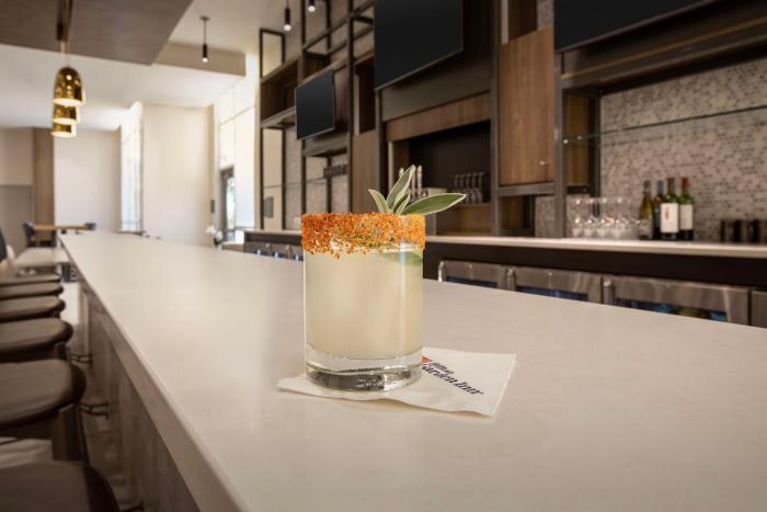 hilton garden inn denver airport tower road