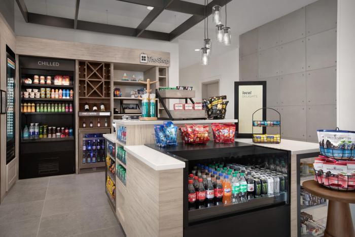 hilton garden inn denver airport tower road