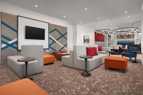 hilton garden inn denver airport tower road