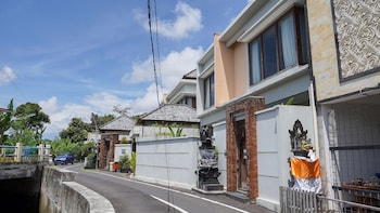 amanlane villa seminyak by arm