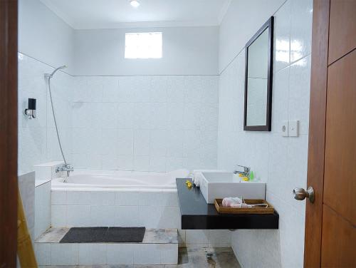 amanlane villa seminyak by arm