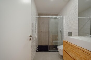 courtyard oporto design apartment c with terrace