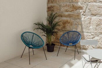 courtyard oporto design apartment c with terrace