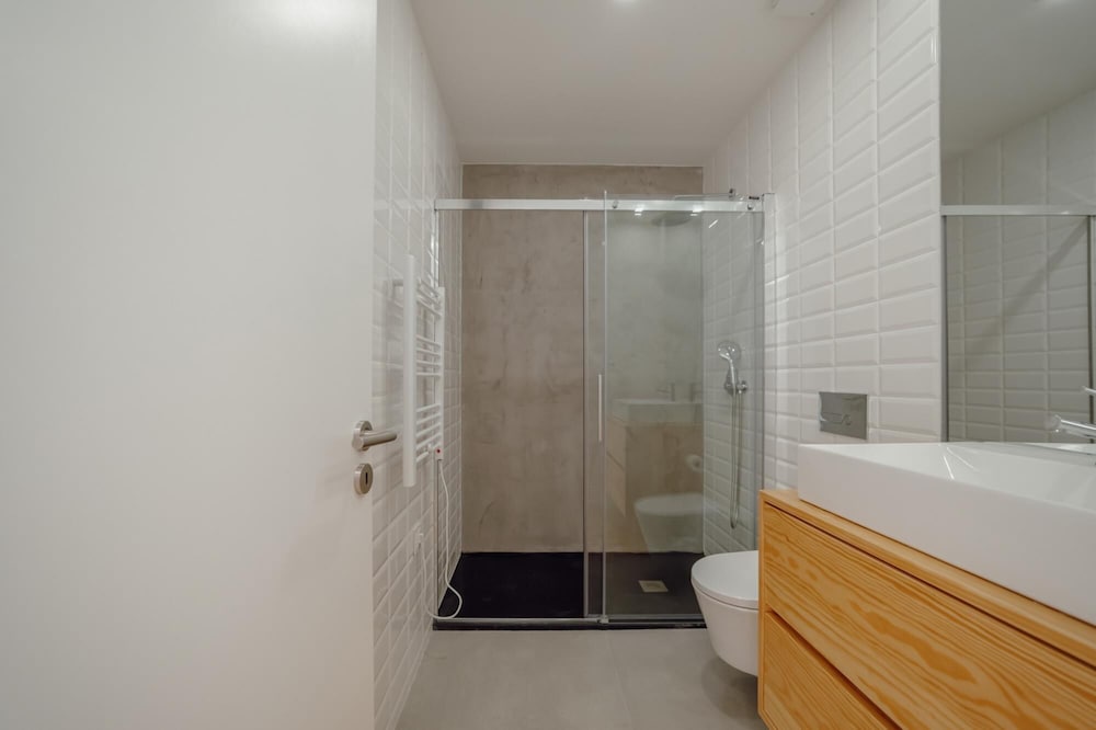 courtyard oporto design apartment c with terrace