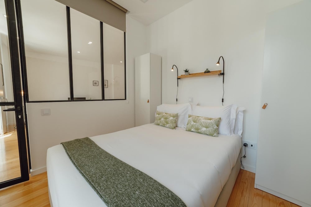 courtyard oporto design apartment c with terrace