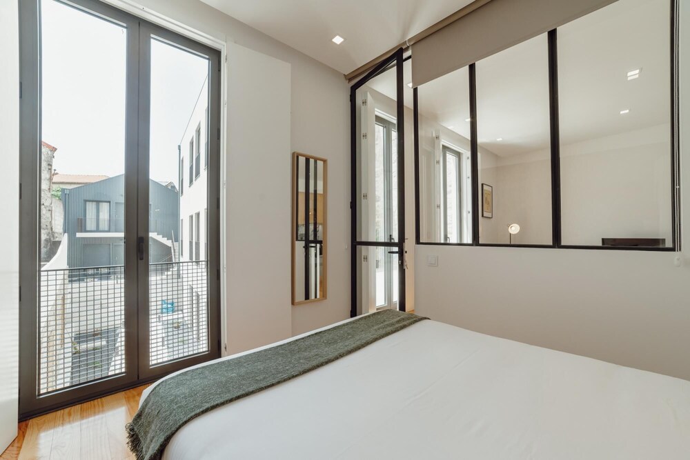 courtyard oporto design apartment c with terrace