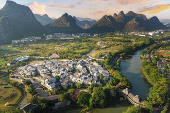 guilin village creek inn