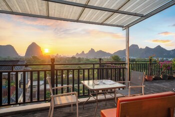 guilin village creek inn