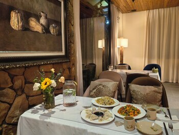 guilin village creek inn