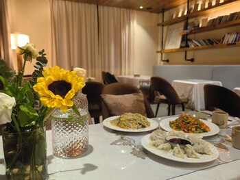 guilin village creek inn