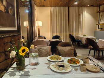 guilin village creek inn