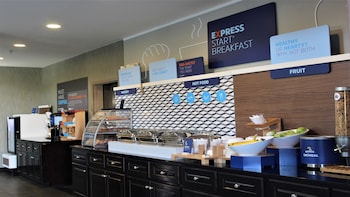 holiday inn express hotel and suites rockingham by ihg