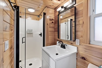 wolfjaw lodge