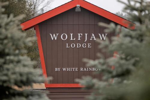 wolfjaw lodge