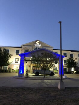 comfort inn and suites gatesville near fort cavazos