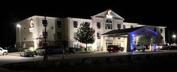 comfort inn and suites gatesville near fort cavazos