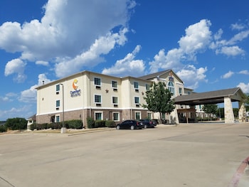 comfort inn and suites gatesville near fort cavazos