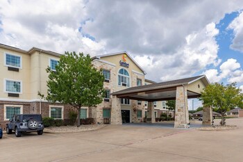comfort inn and suites gatesville near fort cavazos