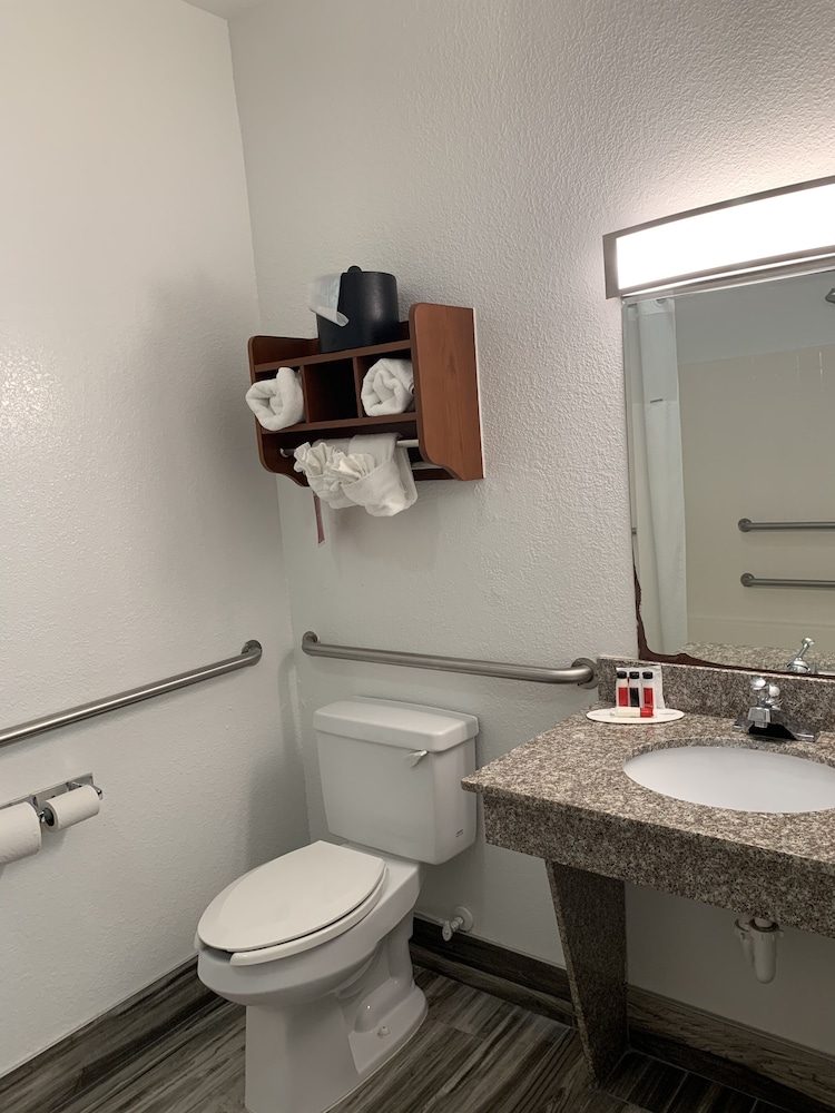 comfort inn and suites gatesville near fort cavazos