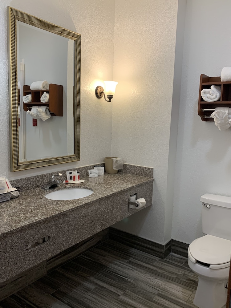 comfort inn and suites gatesville near fort cavazos