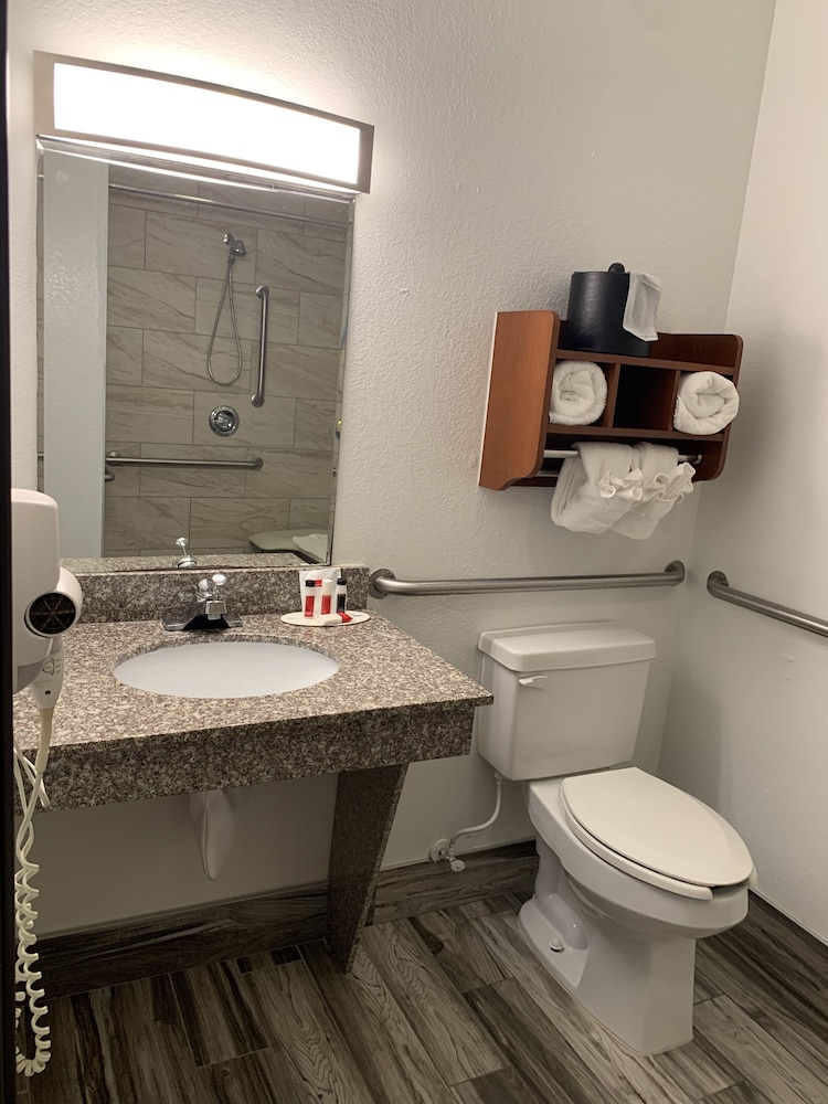 comfort inn and suites gatesville near fort cavazos