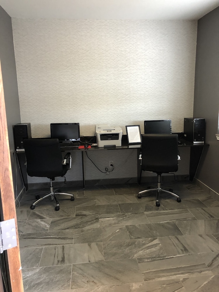 comfort inn and suites gatesville near fort cavazos