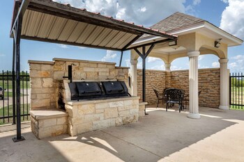 comfort inn and suites gatesville near fort cavazos