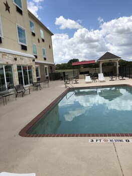 comfort inn and suites gatesville near fort cavazos