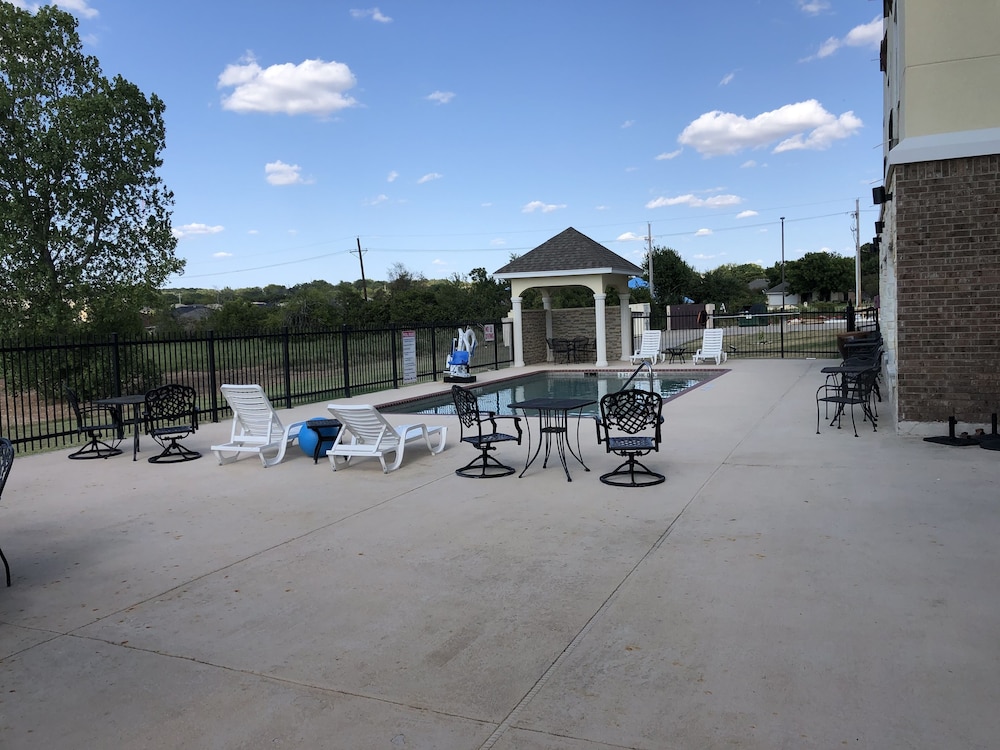 comfort inn and suites gatesville near fort cavazos