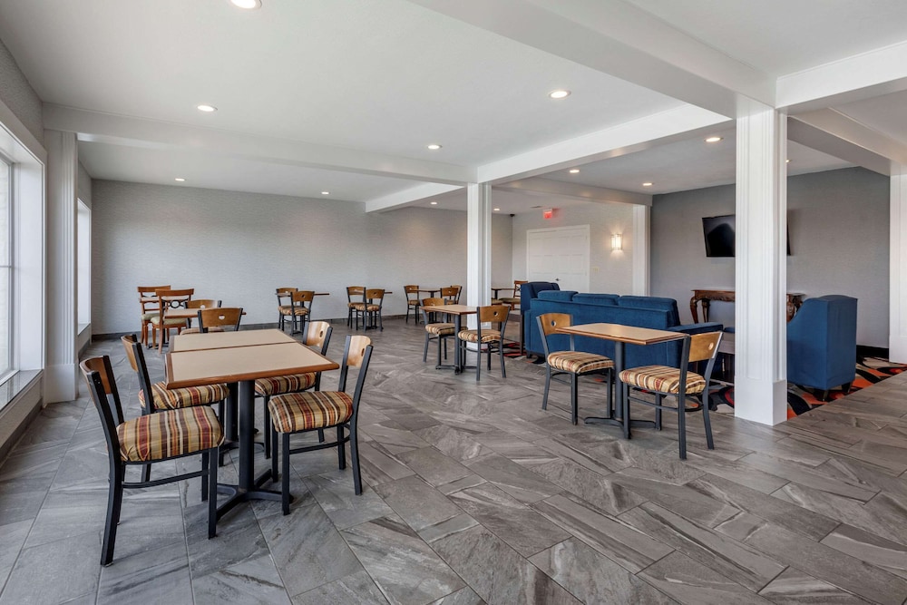 comfort inn and suites gatesville near fort cavazos