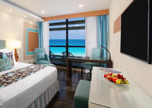 the pyramid cancun all inclusive