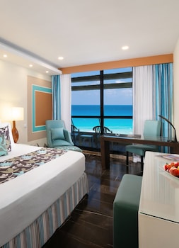 the pyramid cancun all inclusive