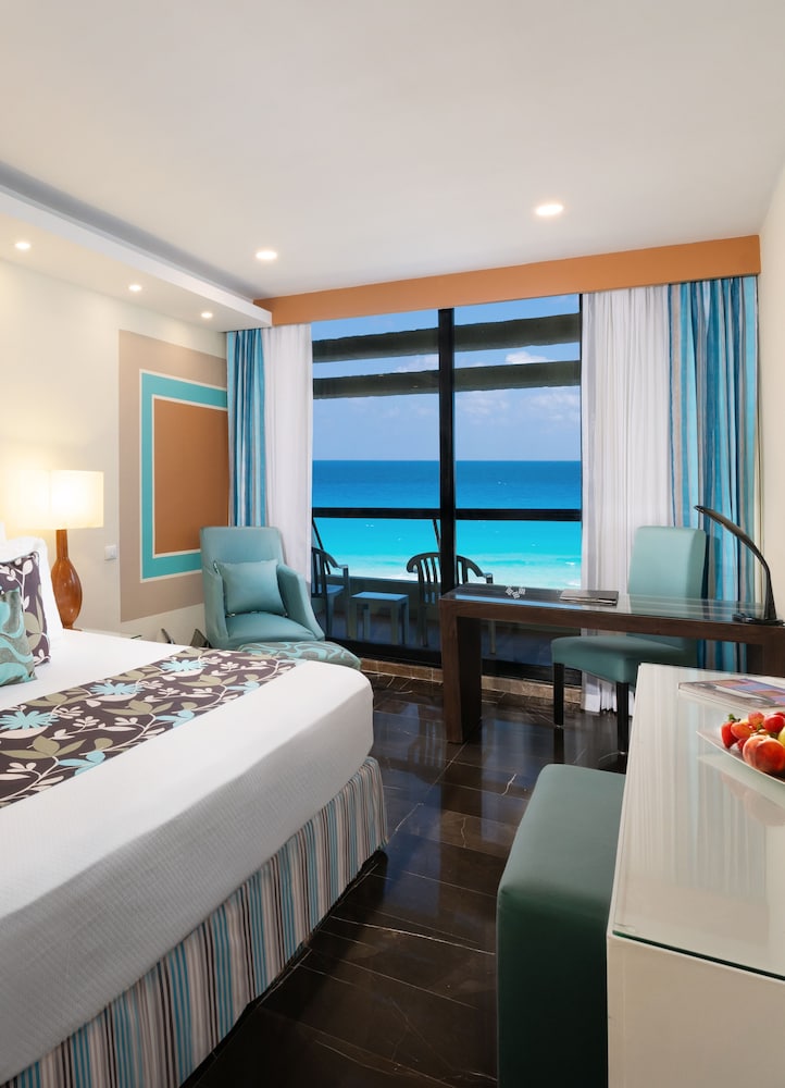 the pyramid cancun all inclusive