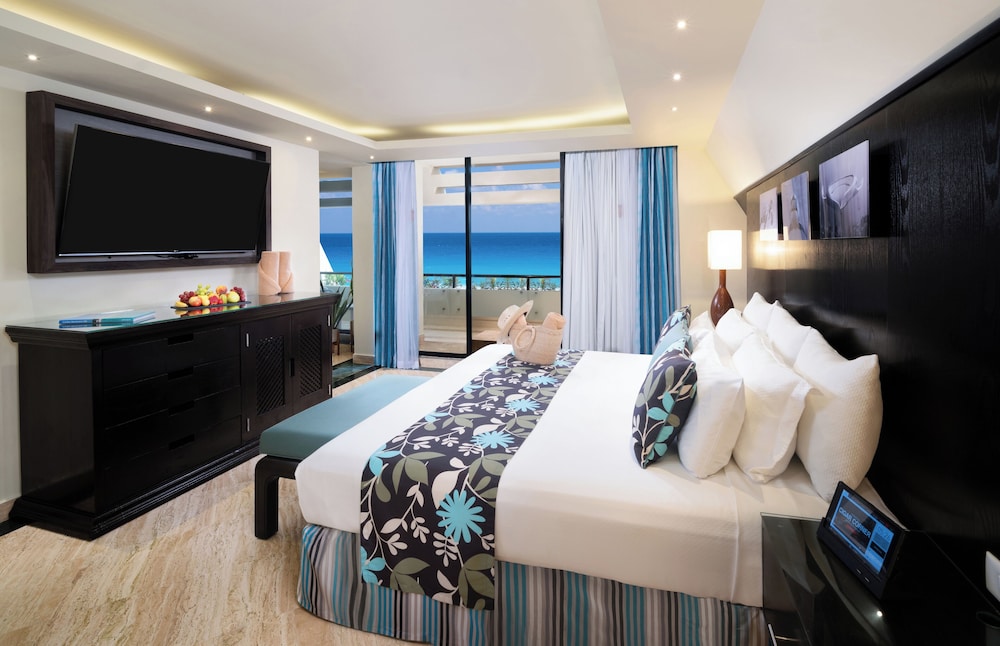 the pyramid cancun all inclusive