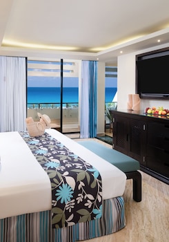 the pyramid cancun all inclusive