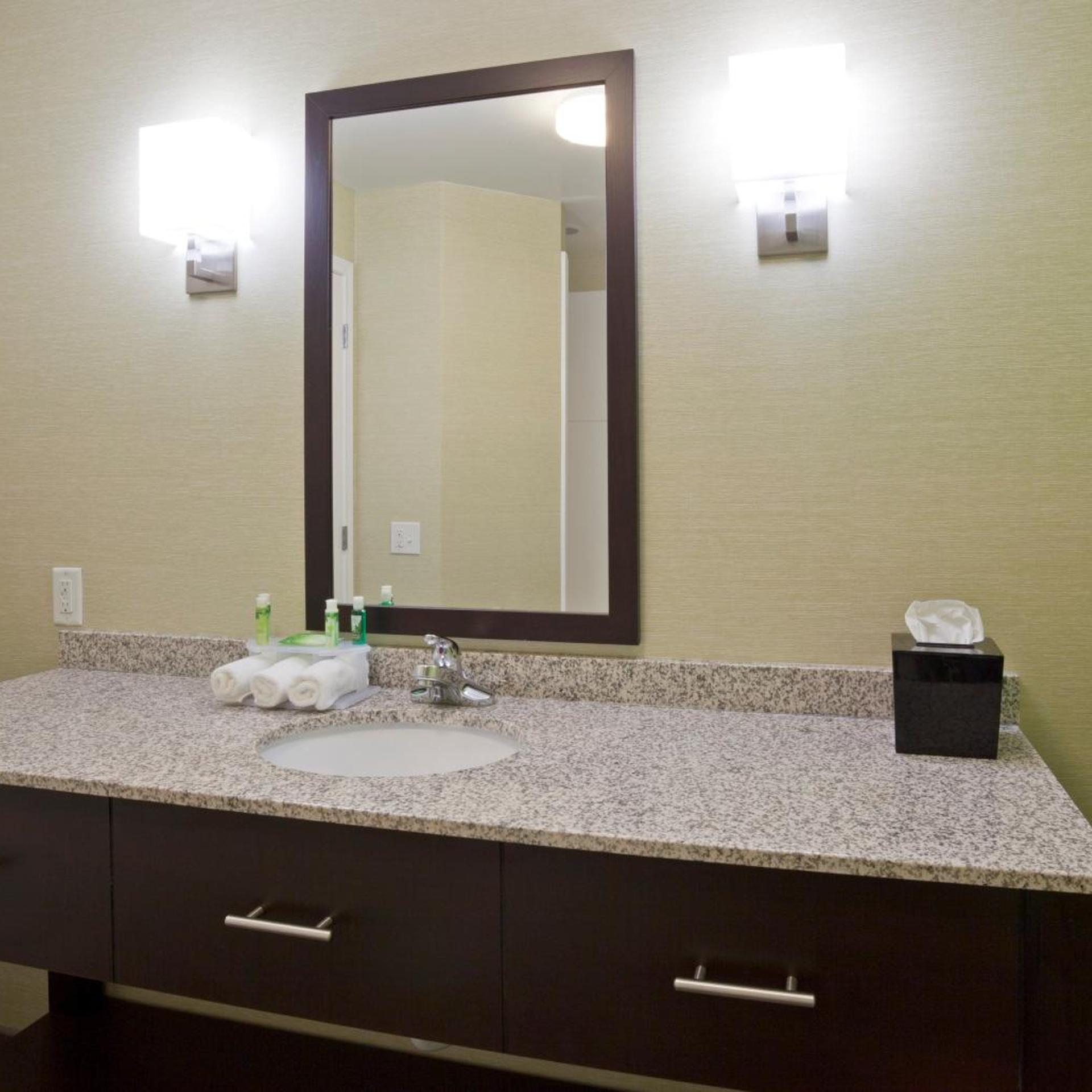holiday inn express hotel and suites rogers by ihg