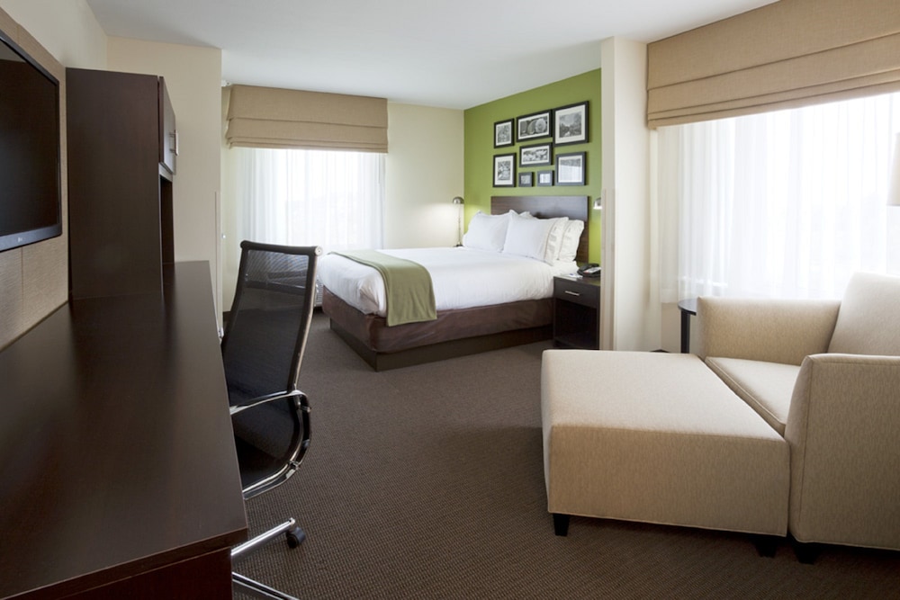 holiday inn express hotel and suites rogers by ihg
