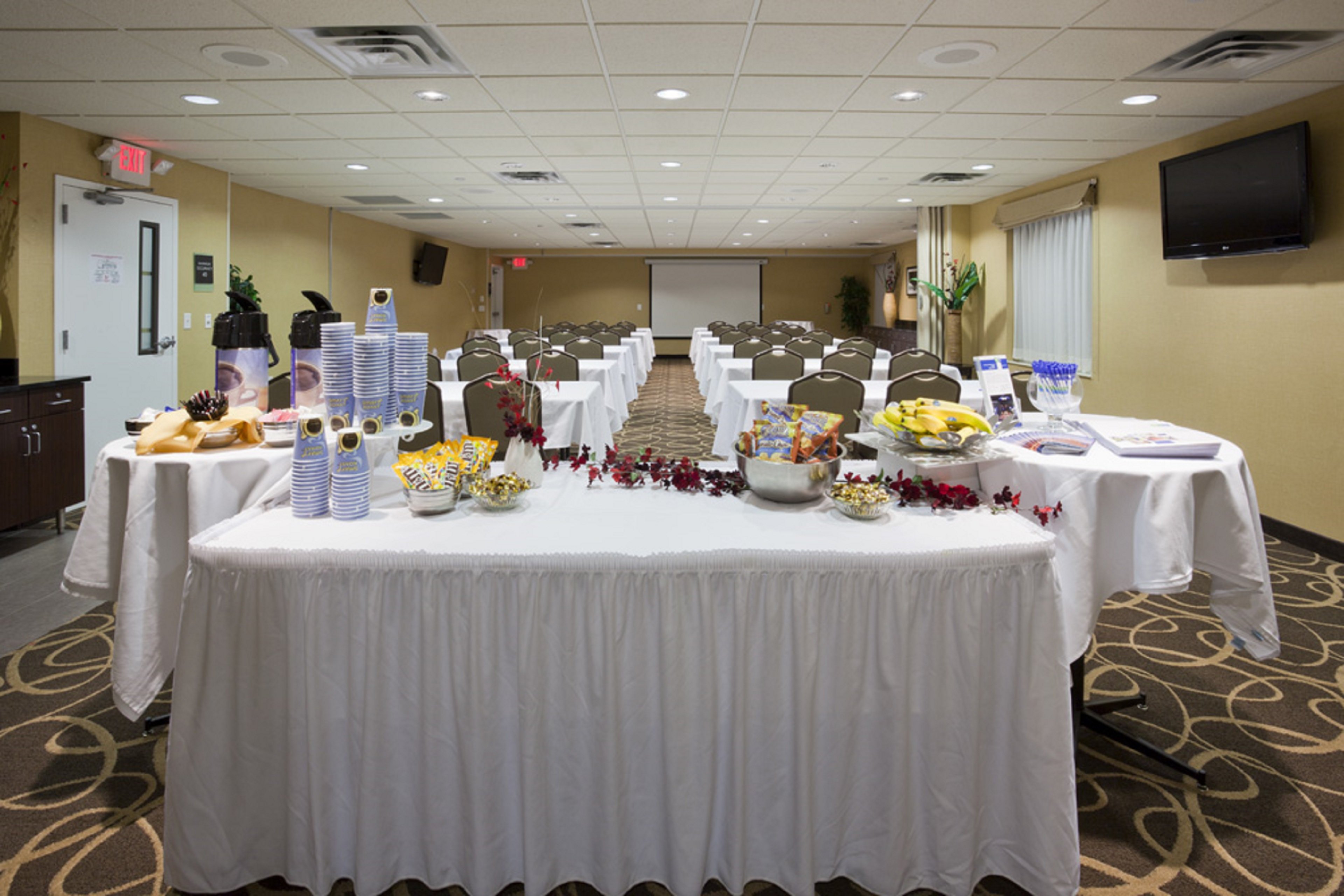 holiday inn express hotel and suites rogers by ihg