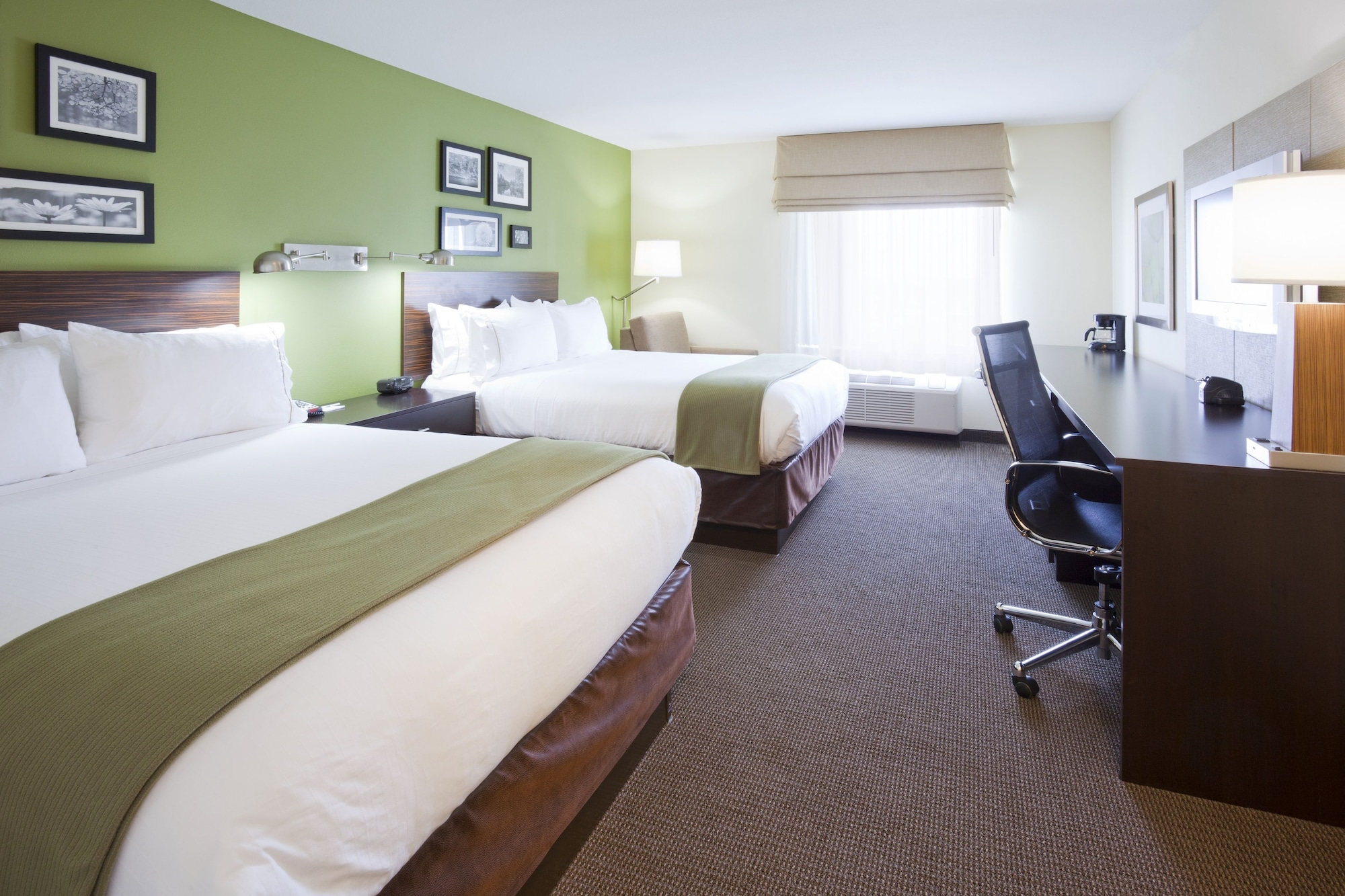 holiday inn express hotel and suites rogers by ihg