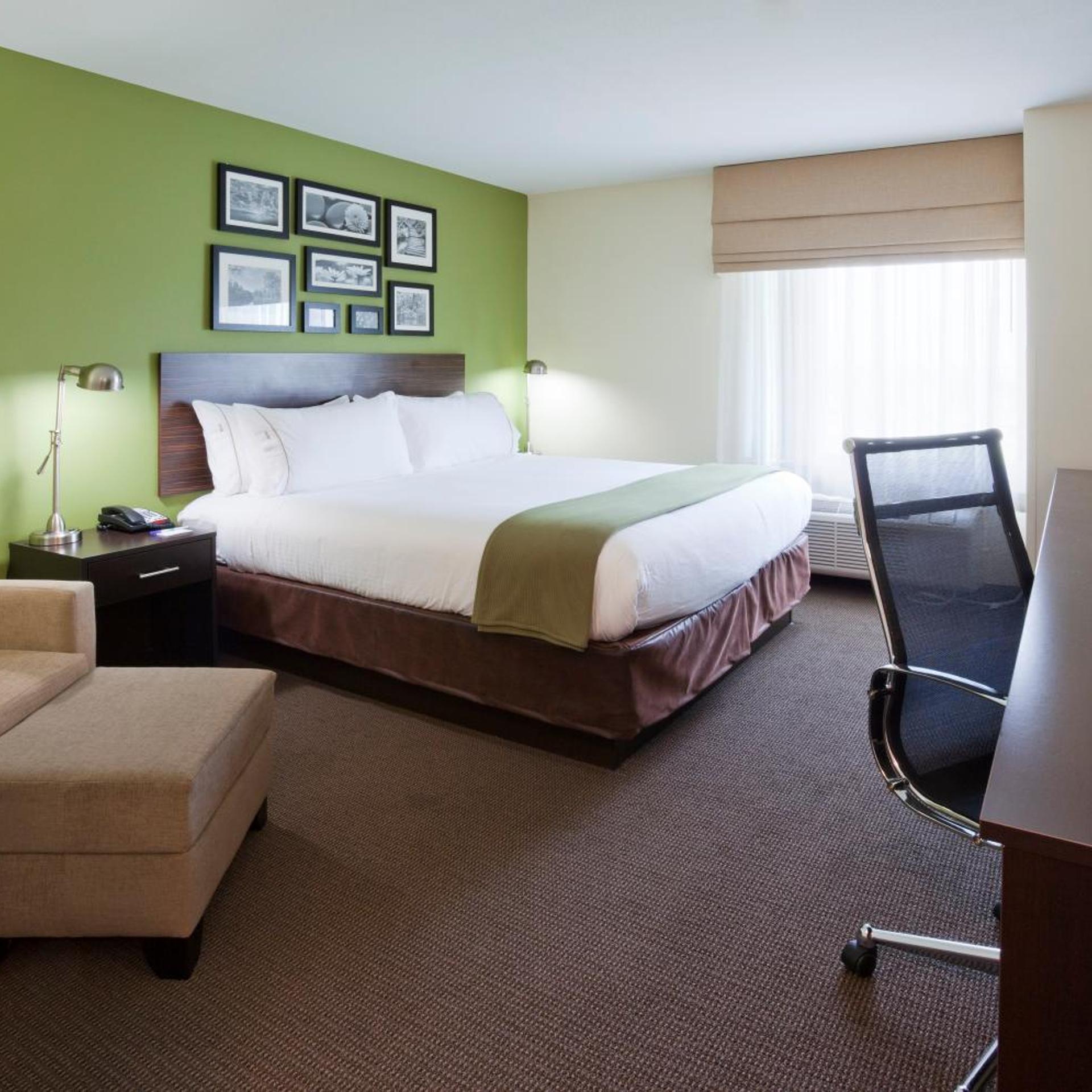 holiday inn express hotel and suites rogers by ihg