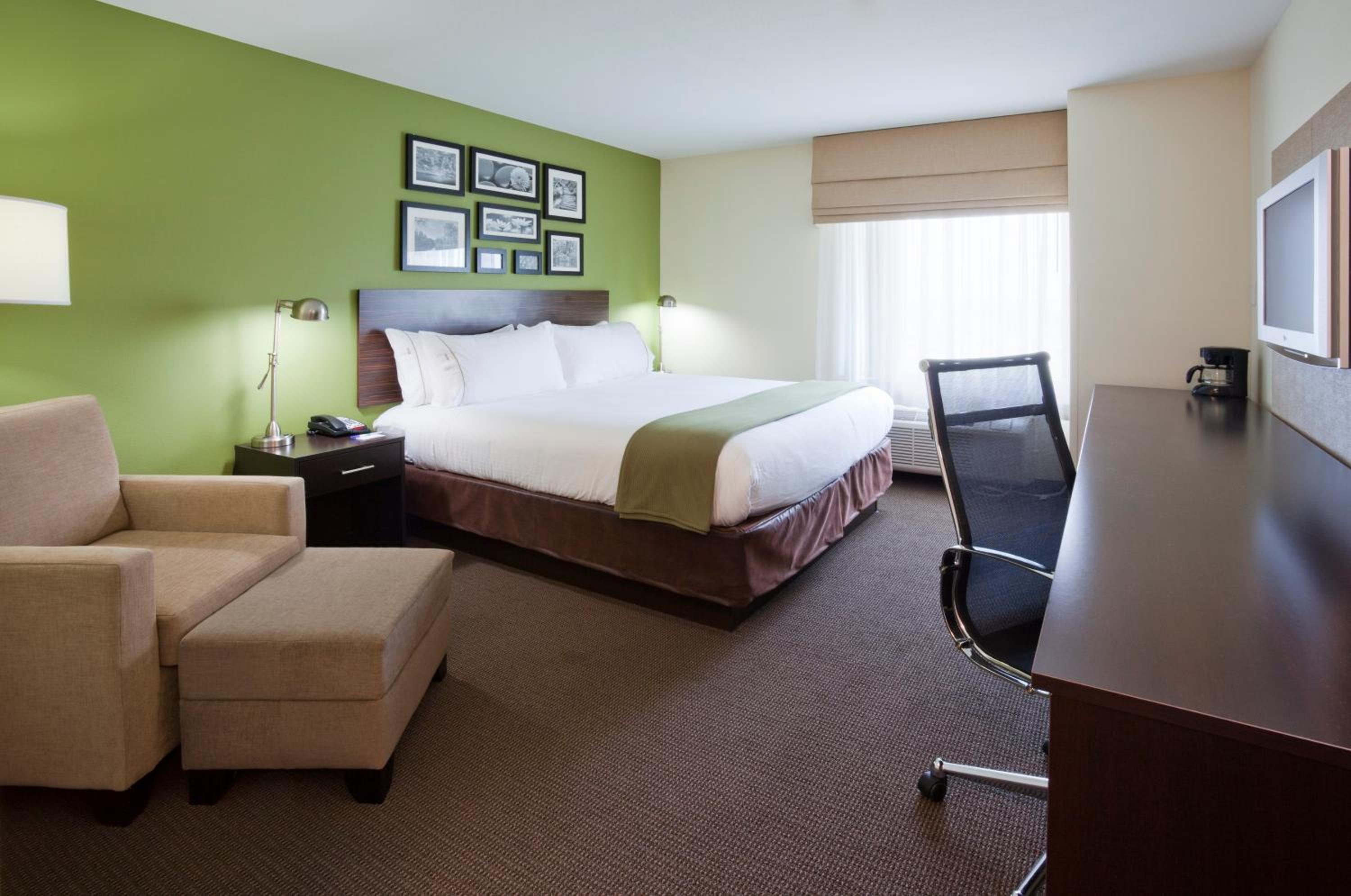 holiday inn express hotel and suites rogers by ihg